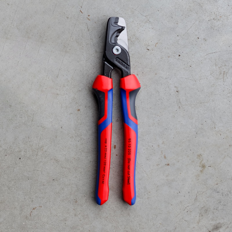 Knipex 95 12 225 StepCut XL Cable shears with step cut