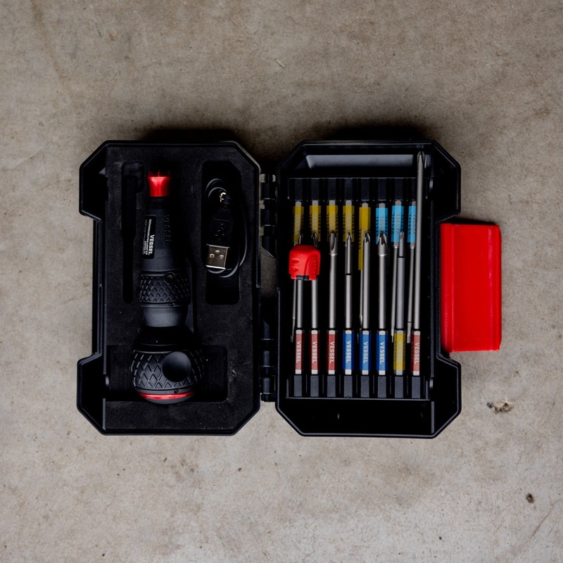 Vessel 16 Piece GOSAI Bit Set with 220USB Ball Grip Screwdriver in Hard Case